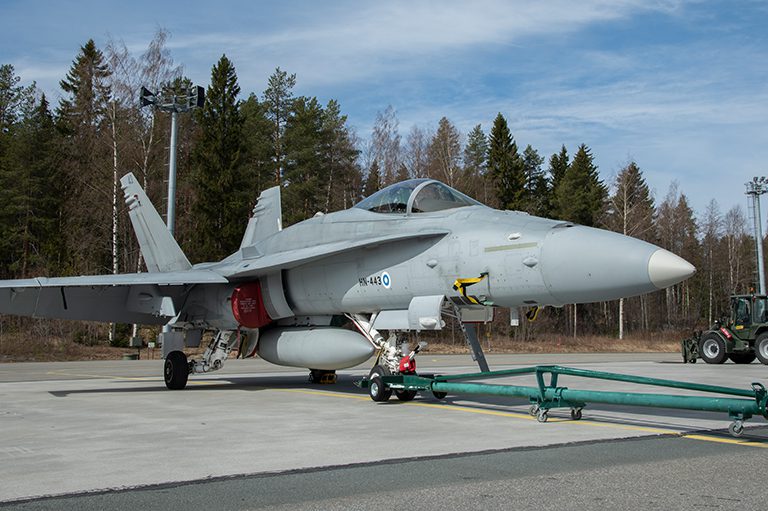 Boeing F/A-18 Hornet -monitoimihävittäjä