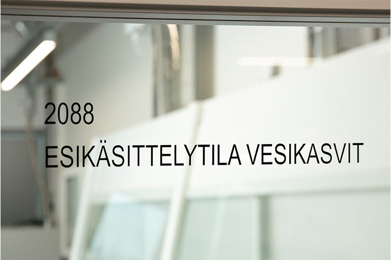 Lasiovessa lukee "esikäsittelytila vesikasvit"