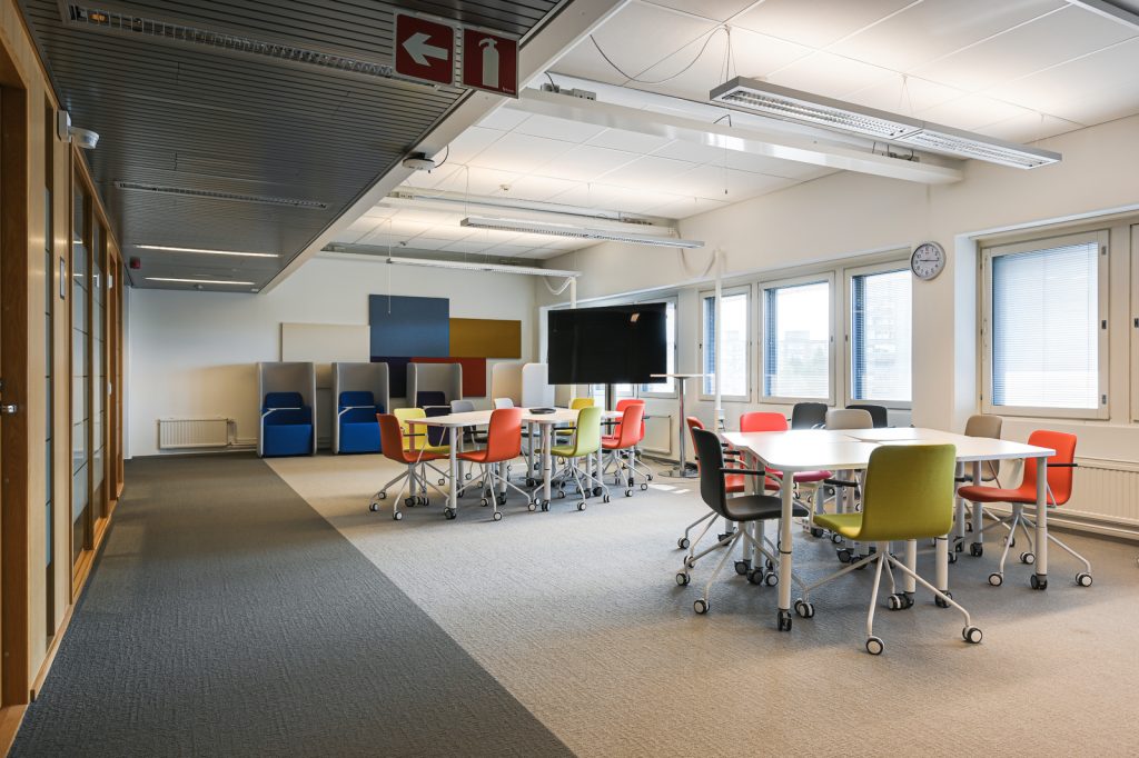 Sörnäisten rantatien toimitiloja.