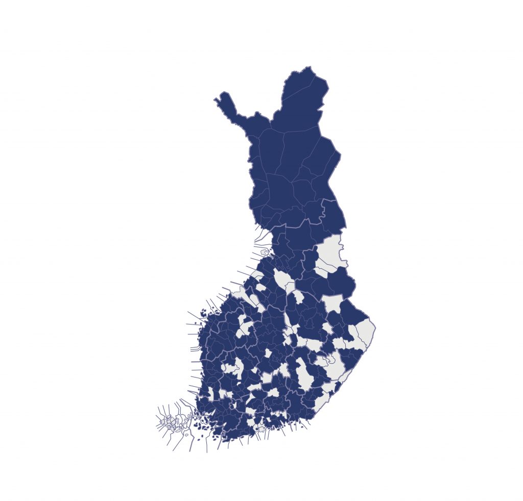 Suomen kartta, johon on merkitty kuntien tilatietopalvelujen 228 sopimuskuntaa.