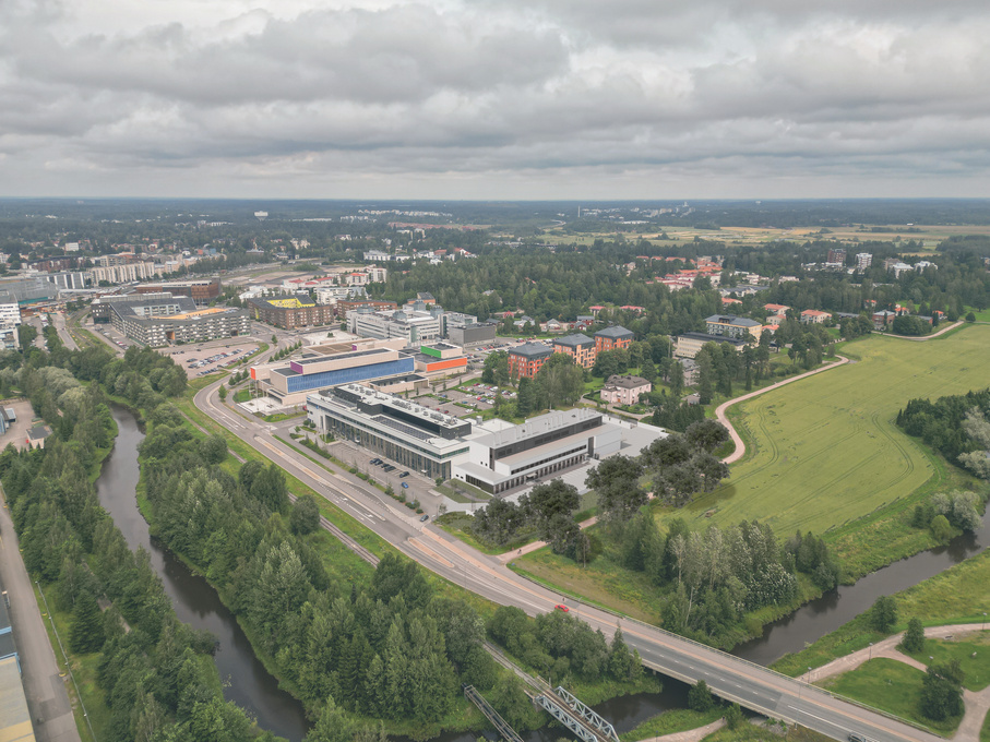 Ilmakuva Tullin uudesta rakennuksesta Vantaan Jokiniemessä.  Uusi toimipiste tulee sijaitsemaan monien muiden valtion toimijoiden naapurissa.